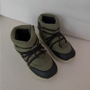 Zara Kids Water Repellent Snow Boots Size 10.5